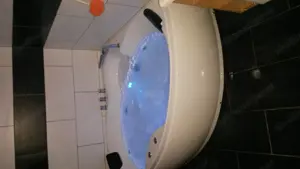 Whirpool Badewanne Bild 2