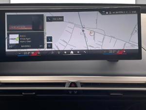 BMW iX xDrive40 Sportpaket // Anhängerkupplung // Head-Up // HK HiFi Bild 8