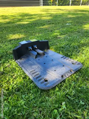 Bosch Indego M+ 700 Rasenmähroboter Bild 2