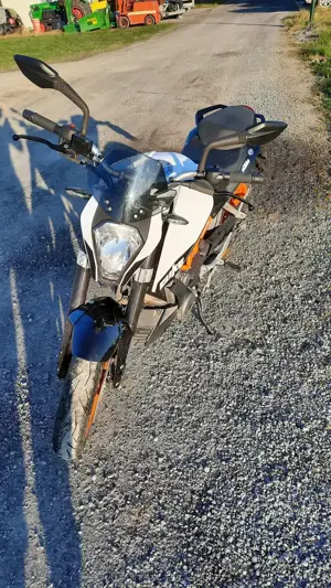 KTM Duke 390 (BJ 2015) Bild 3
