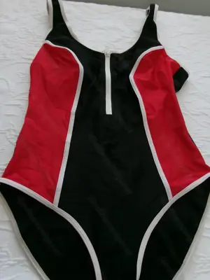 Schwimmerbadeanzug  rot - schwarz 