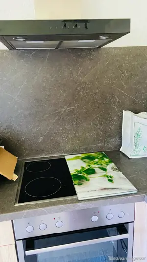 Küche Anrichte Kühlschrank Herd Bild 4