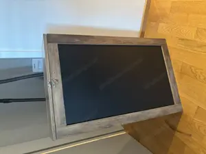 Kleiner Schreibtisch aufklappbar günstig neuwertig  Bild 2