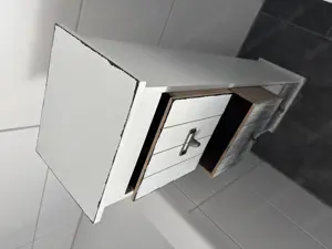 Kleine verspielte Kommode
