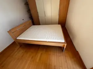 Bett inkl. Matratze 140x200cm zu verschenken!