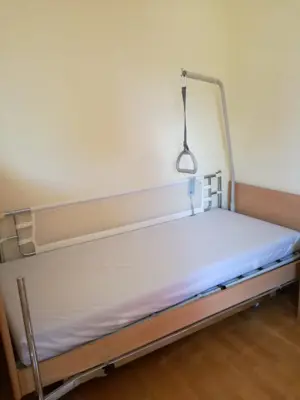 Pflegebett Bild 4