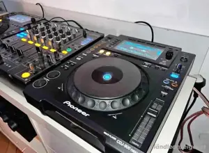 DJ-Set Pioneer 2x CDJ-900 Nexus + DJM-800 Die Ausstattung ist perfekt, es funktioniert wunderbar. Er Bild 2