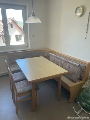 Eckbank mit Tisch