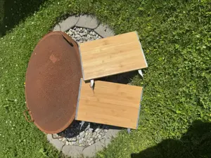 Monolith Seitentische Bild 2