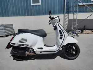 Vespa GTS 300 Bild 2