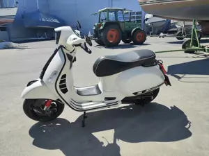 Vespa GTS 300 Bild 3