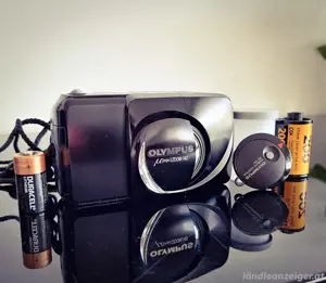 OLYMPUS MJU ZOOM 140 inkl. Remotw Control RC100+ 36er Film + Duracell Batterie