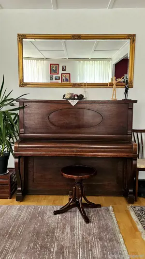 Neumeyer Klavier