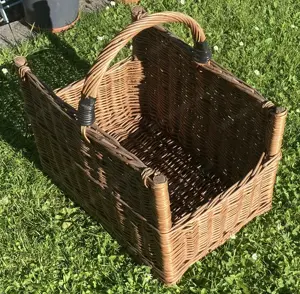 Flechtkorb für Brennholz