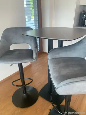 Bartisch und Barhocker Bild 2