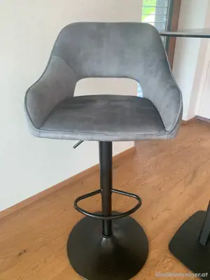 Bartisch und Barhocker