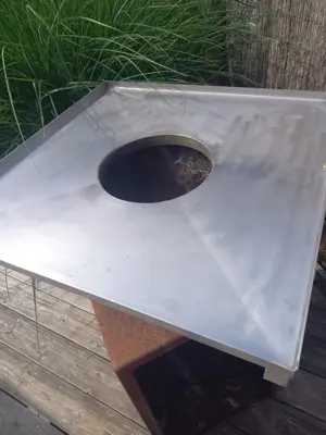 Holzkohlegrill