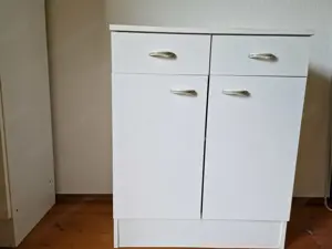 Badezimmerregale und Kleiner Schrank Bild 3