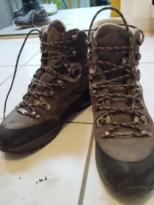 LOWA Wanderschuhe für Damen zu verkaufen (Größe 40) Bild 5