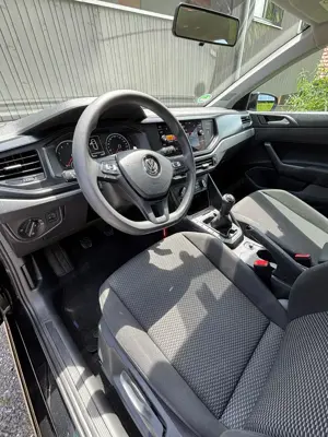 VW Polo 2020   1. Hand, 80 PS, 101.000 km, vorgeführt mit Serviceheft . Sehr gepflegt! Bild 3
