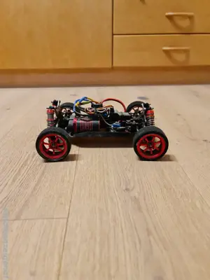 Modellauto getuned auf 100 Km h