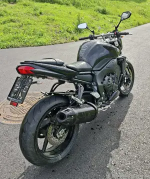 Yamaha FZ1 Bild 3