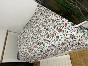 Jugendliches Bett mit zwei großen Schubladen 