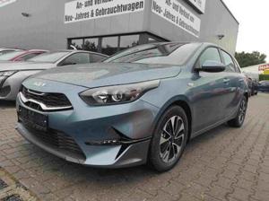 Kia Ceed / cee'd 1.5 T-GDI AT Kamera*Sitzheizung*APP*Navi 103 kW...