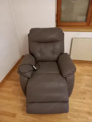 Sehr gut erhaltener Seniorenstuhl. Nichtraucher Haushalt! Bild 6