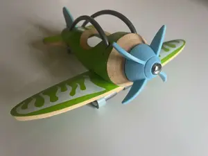 Hape e-Plane Spielflugzeug Bild 4