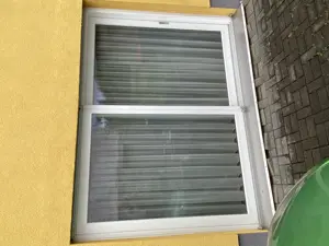 Glaselement mit großer Schiebetüre 