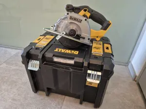 DEWALT - Akku Metallkreissäge DCS373NT fast wie neu. Bild 2