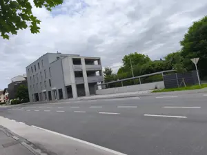 Sonnige, voll möblierte 2-Zimmer Neubauwohnung mit Balkon, Grenze Schweiz (Zweitbezug)