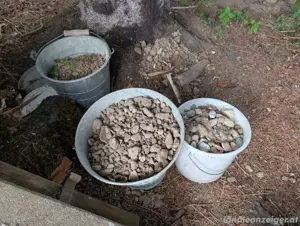 Gesiebte Steine aus dem Garten   ideal für Drainage oder Deko   ca. 9 Kübel voll Bild 3