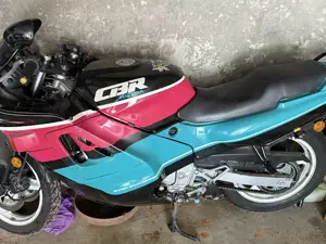 Verkaufe Honda 500 CBR Garagenstück Bild 4