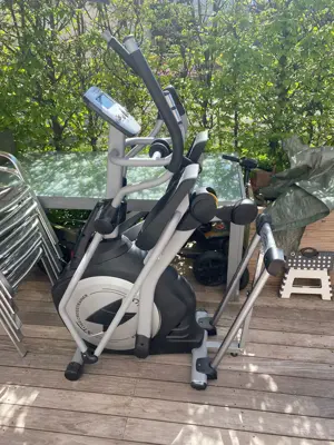 Crosstrainer wird wegen Platzmangel verkauft