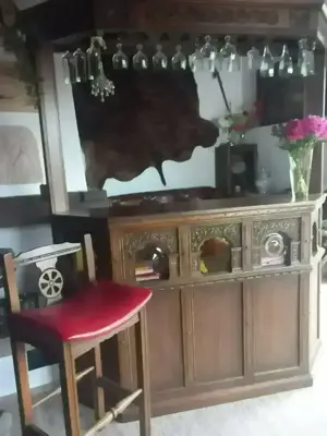 Bar aus eichenholz-old charm-stil.20.jahrhundert