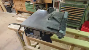 Fliesenschneidmaschine
