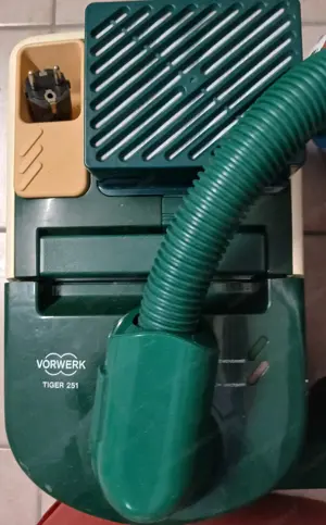 Vorwerk Tiger 251 Staubsauger Bild 2