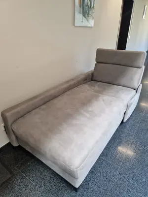 Liegecouch Relaxlongchair mit Armstütze und Motor