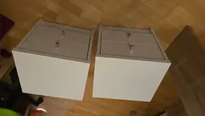 2 Nachtkästchen weiss 