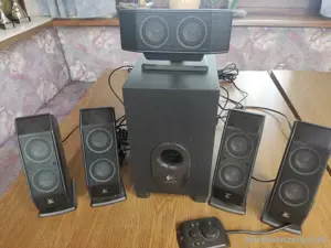Logitech 5.1 Kanal Surround Sound Lautsprechersystem X-540 mit Subwoofer 