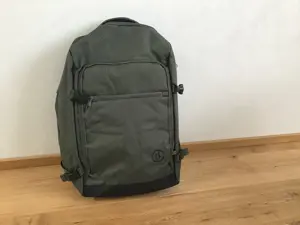 Großer Rucksack mit vielen Fächer Farbe olivgrün neu Bild 3