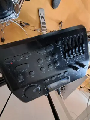 Digital Drum Set (elektronisches Schlagzeug) Bild 2