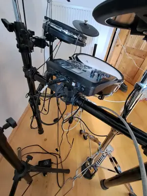 Digital Drum Set (elektronisches Schlagzeug) Bild 3