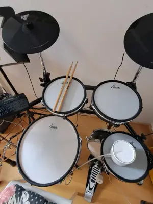 Digital Drum Set (elektronisches Schlagzeug) Bild 4