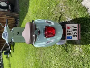 Vespa Primavera 125 - neuwertig!  Bild 5