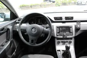 VW Passat Variant Trendline BMT 2,0 TDi 2014 Bild 9