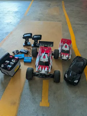 RC Auto mit viel Zubehör 