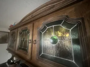 Wohnzimmer mit Bauernschrank Bild 2